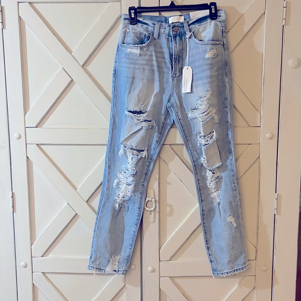 NWT Petra 153 designed by Los Angeles 5/26